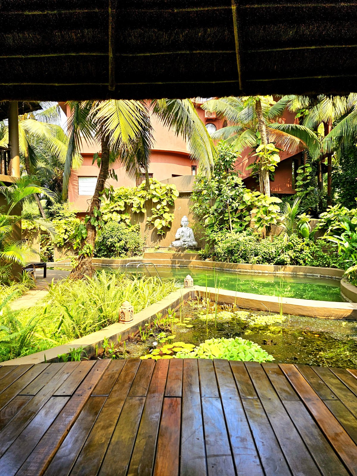 Open deck overlooking the Ashiyana garden